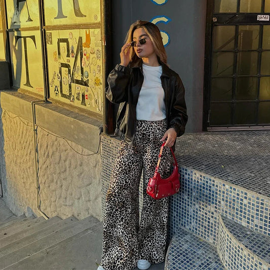 Wide vintage pants with leopard print for ladies