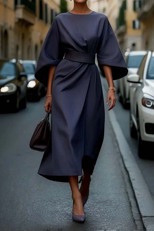 Elegant dress with belt