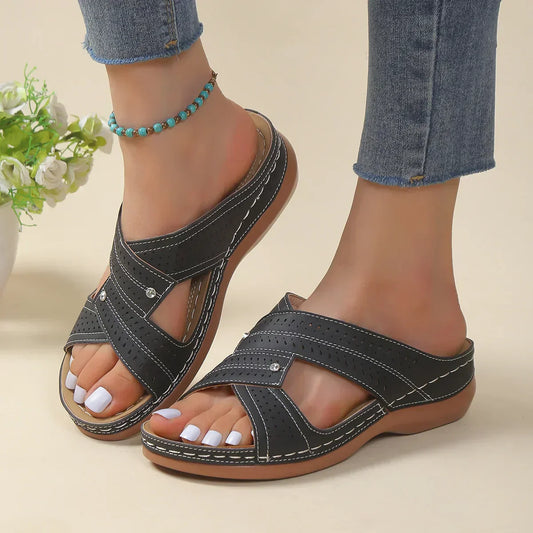 LP | Versatile and airy sandals