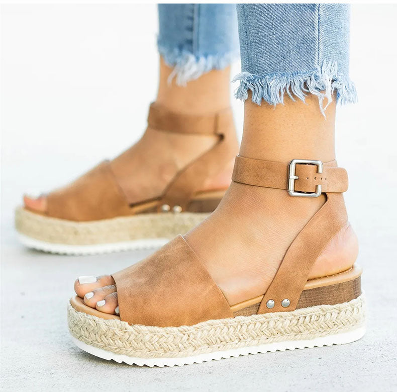 LP | Elegant sandals with wedge and open toe