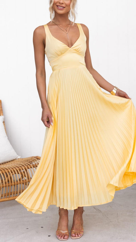 LD Long dress yellow pleated with V-neckline