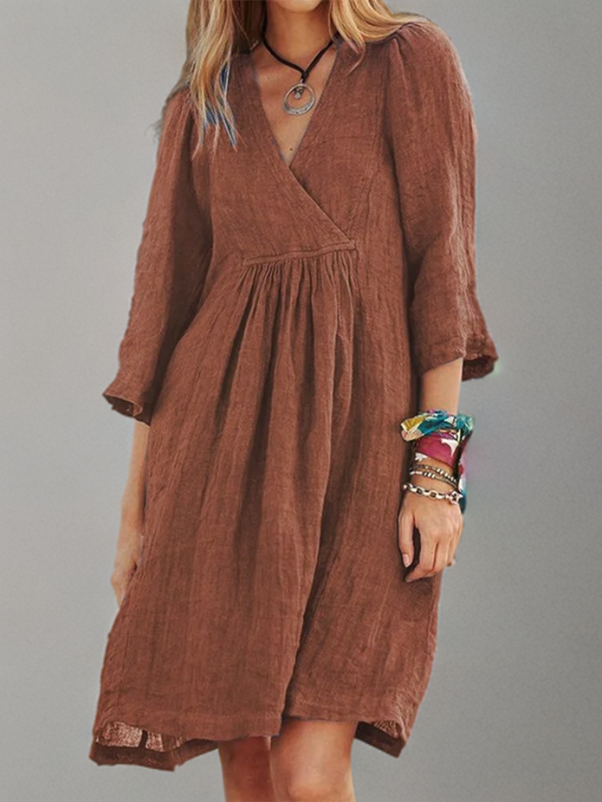 LP | Cotton and linen dress with pleats.