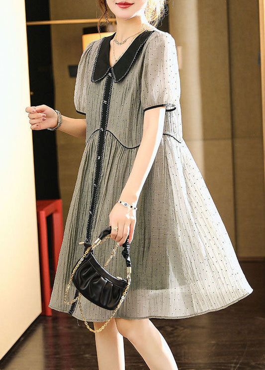 LP | Grey dress with vintage-style ruffled collar.