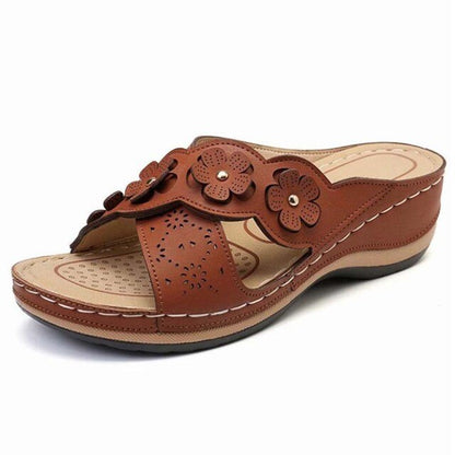 TrendZetter™: Feminine floral sandals