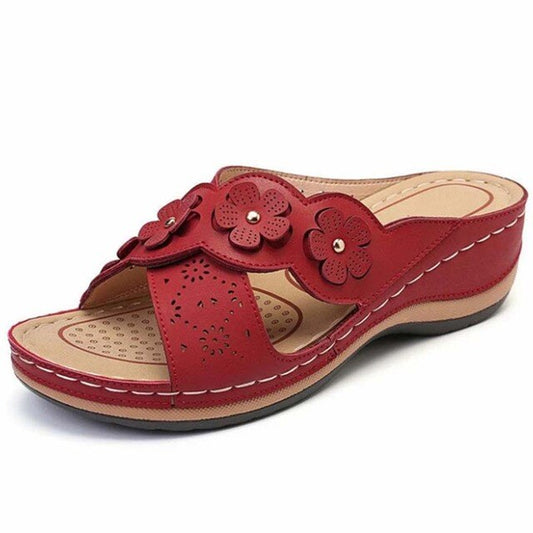 TrendZetter™: Feminine floral sandals