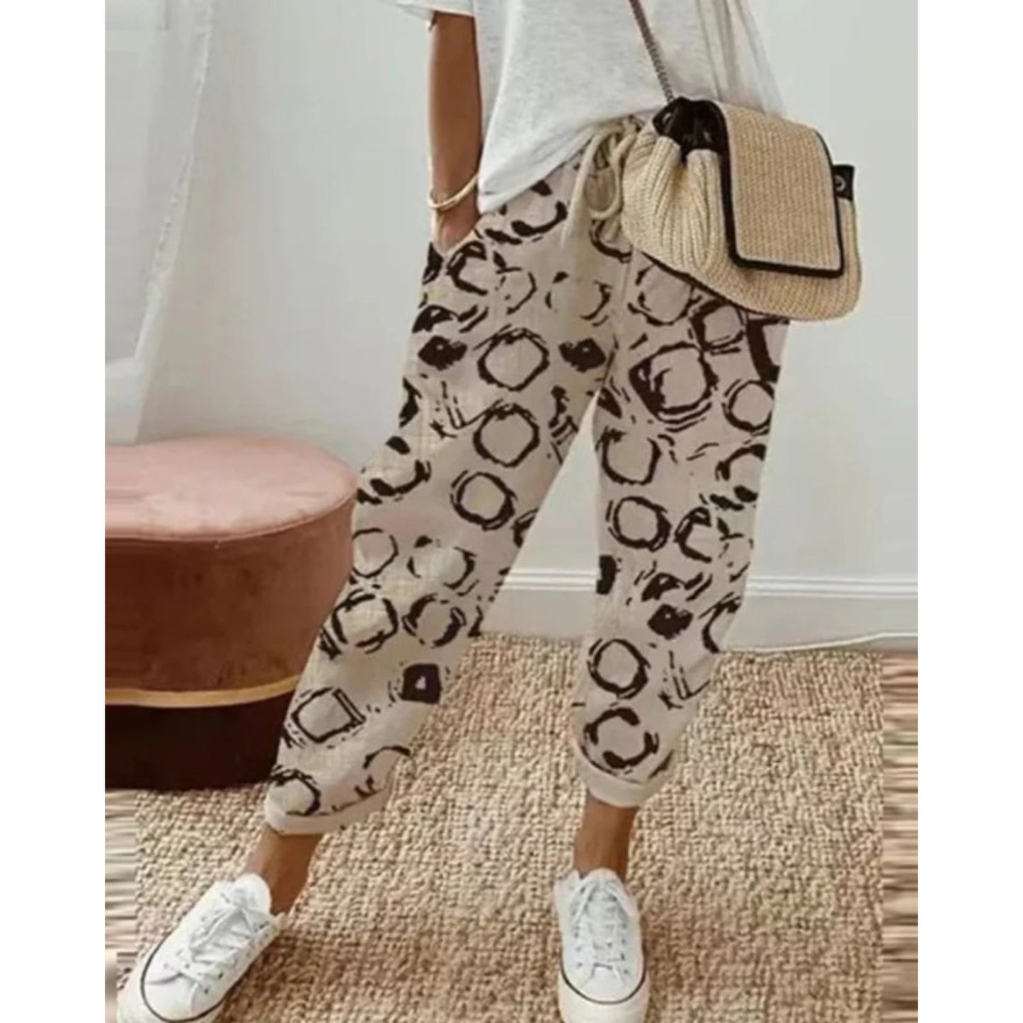 Casual and fashionable pants