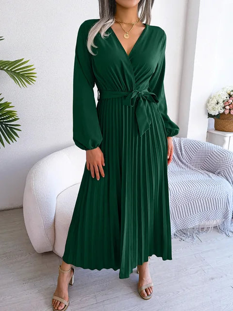 Maxi dress with V-neck and long sleeves for an elegant look