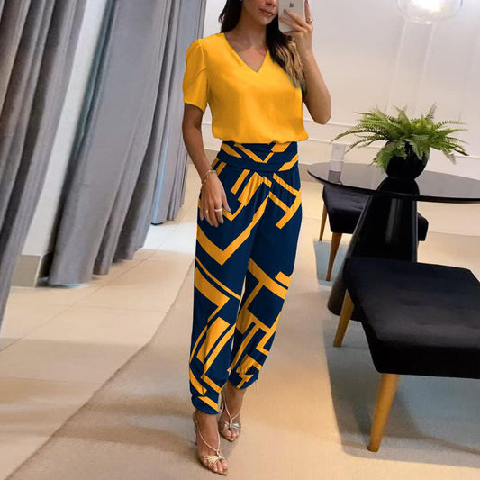 Blouse and pants as a set