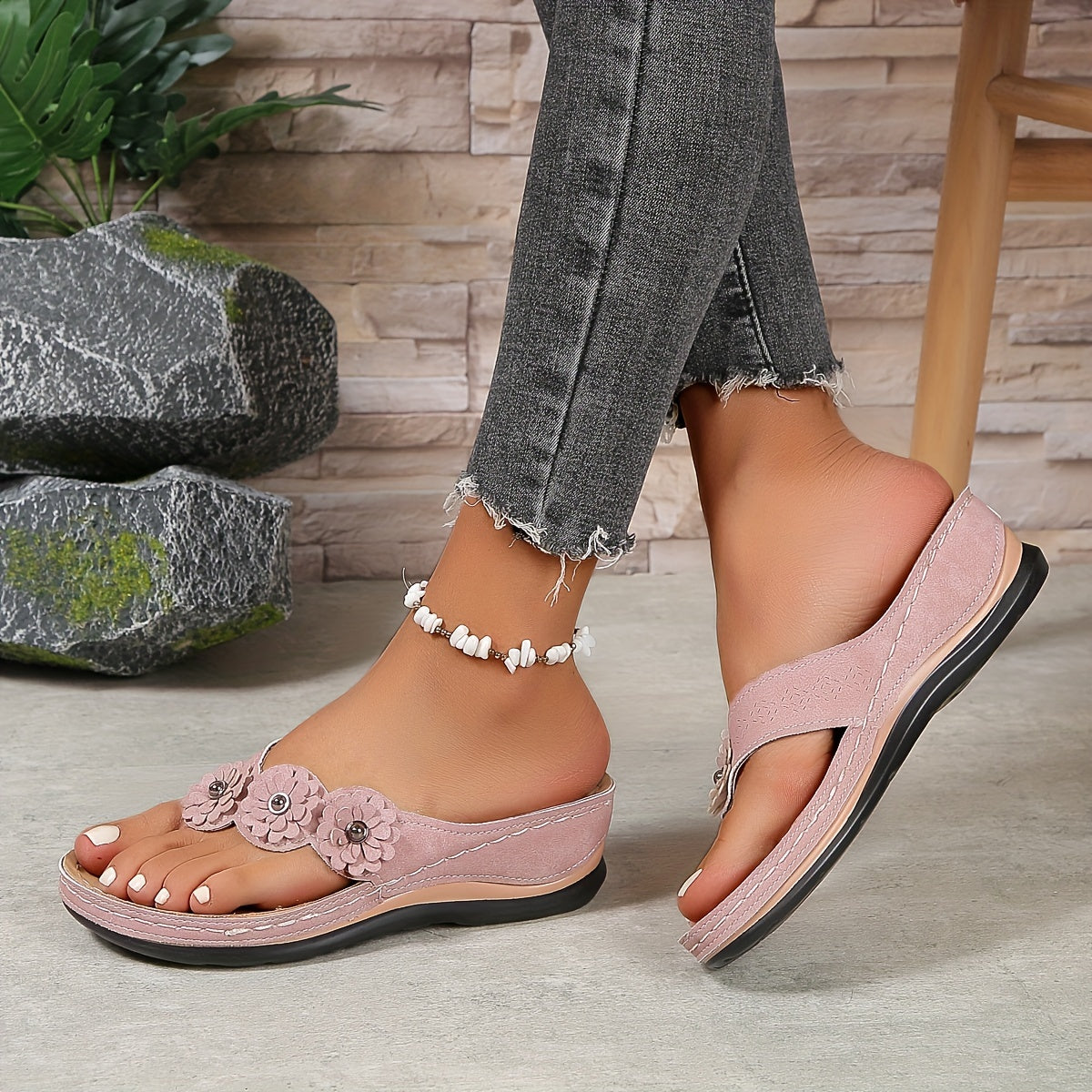 Trudy® | Elegant, comfortable sandals with floral straps