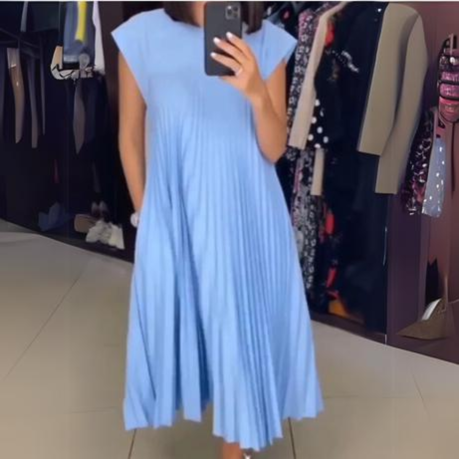 Light and elegant pleated dress