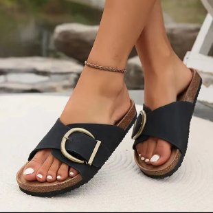 Layla® | Women's sandals with large buckle