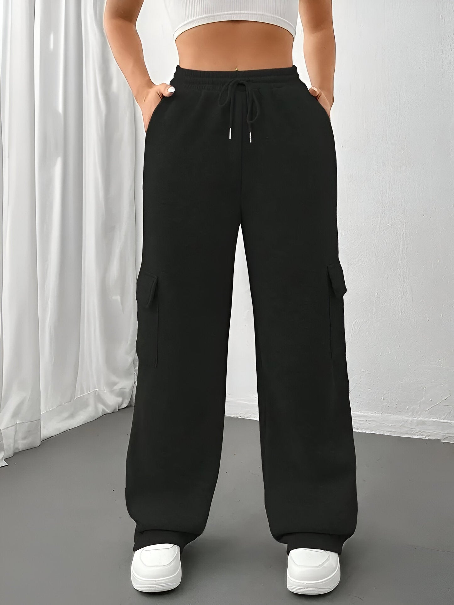 Zlata | Comfortable and stylish jogging pants with flap pockets