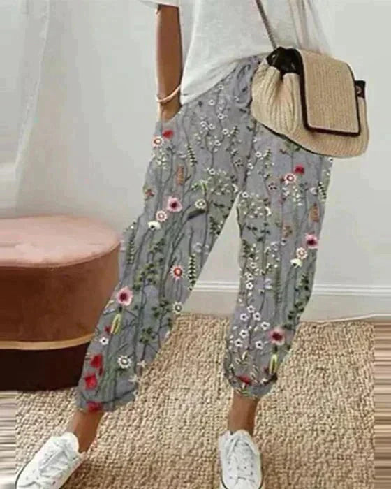 Fashionable casual pants for women