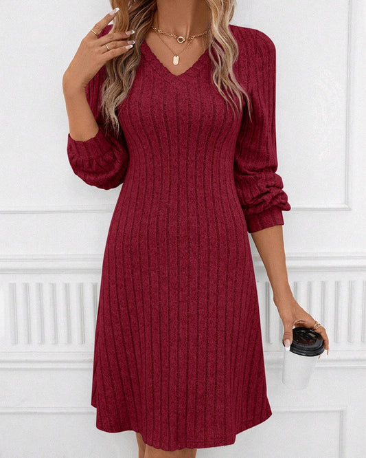 LP | One-color ribbed V-neck dress