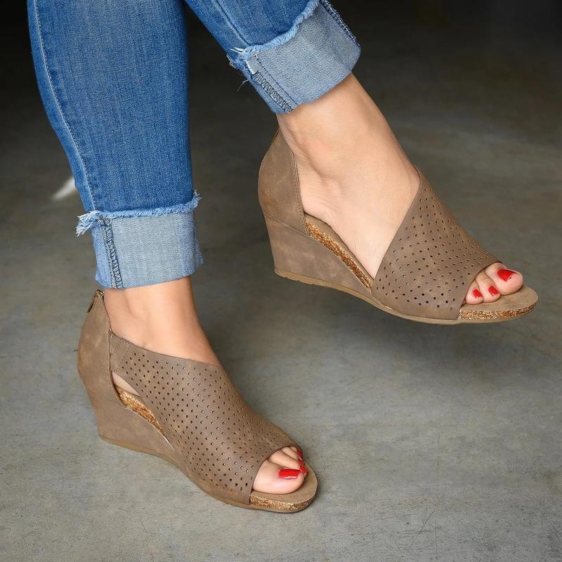 LP | fashionable summer sandals