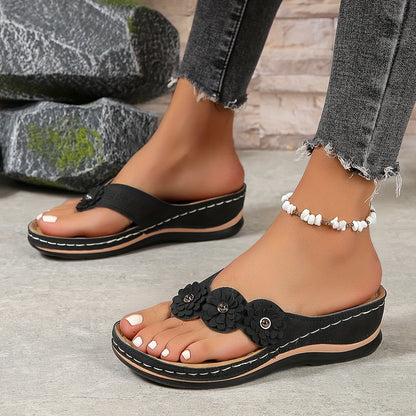 Trudy® | Elegant, comfortable sandals with floral straps