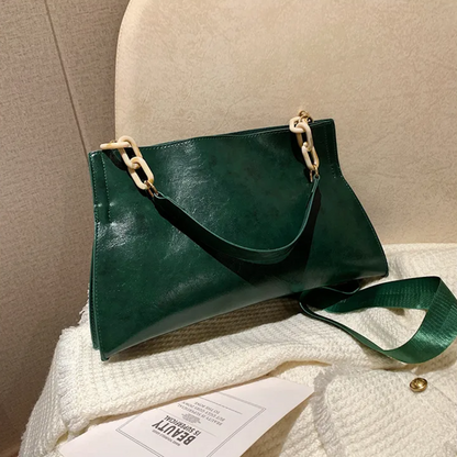 Felice Shoulder Bag | Charming and elegant