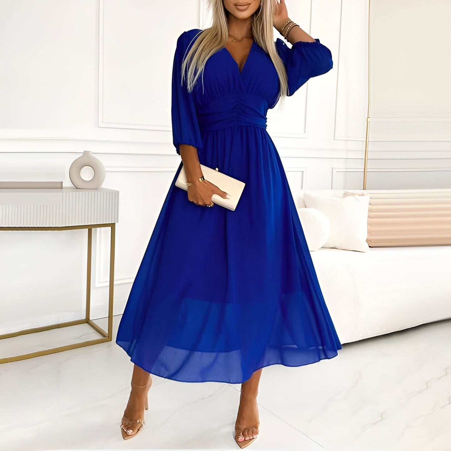 Lightweight dress of silky chiffon