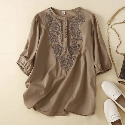 LP | Elegant blouse with embroidery