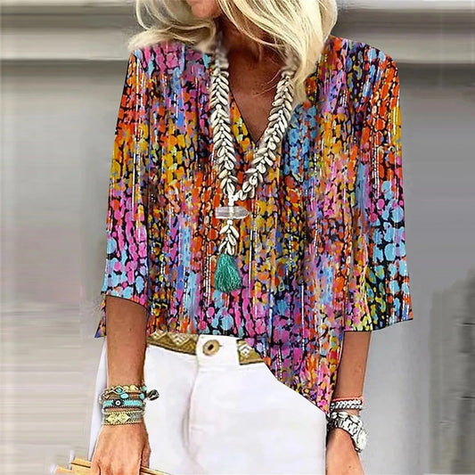 LP | Blouse with 3/4 sleeves and printed V-neckline