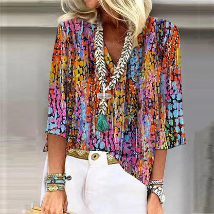 LP | Blouse with 3/4 sleeves and printed v-neckline