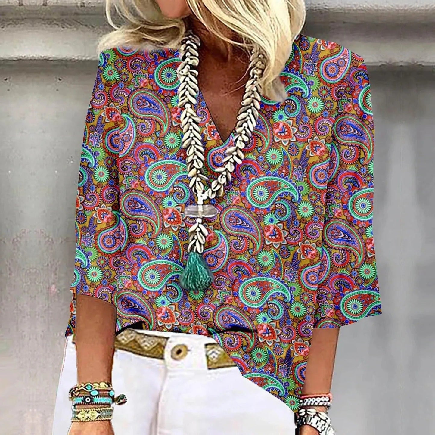 LP | Blouse with 3/4 sleeves and printed v-neckline