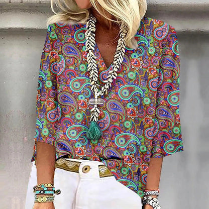 LP | Blouse with 3/4 sleeves and printed v-neckline