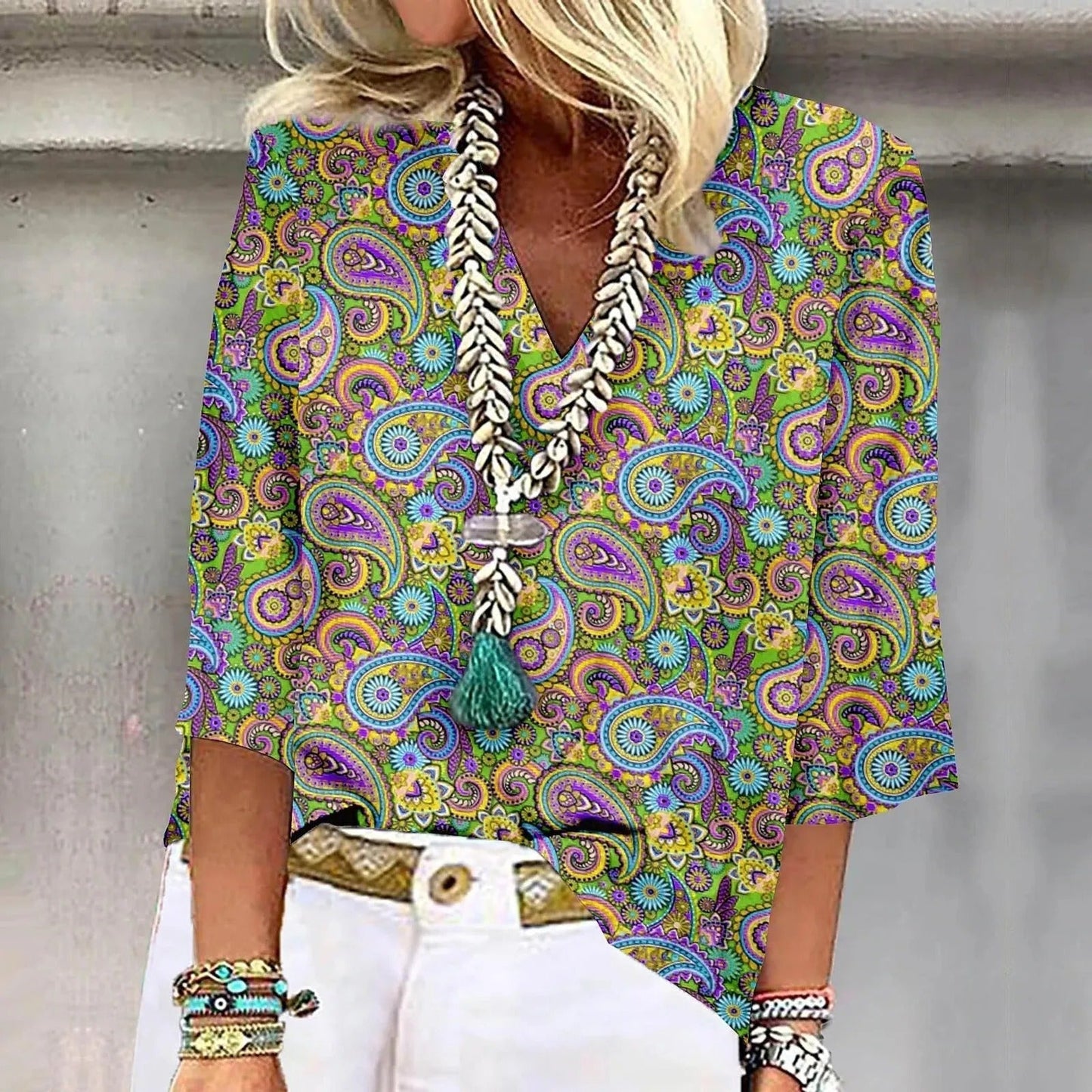 LP | Blouse with 3/4 sleeves and printed v-neckline