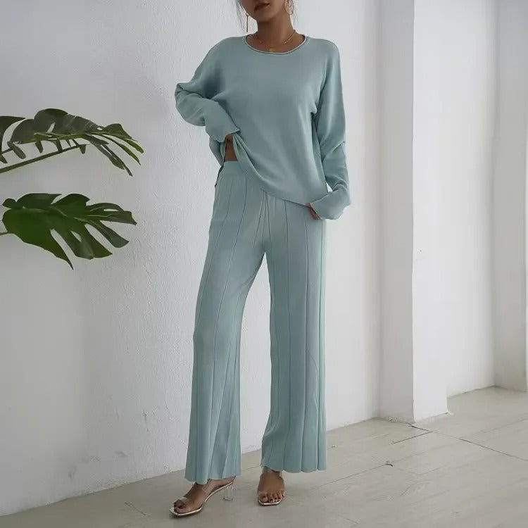 LP | Two-piece set in casual-and-relaxed style