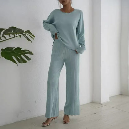 LP | Two-piece set in casual-and-relaxed style