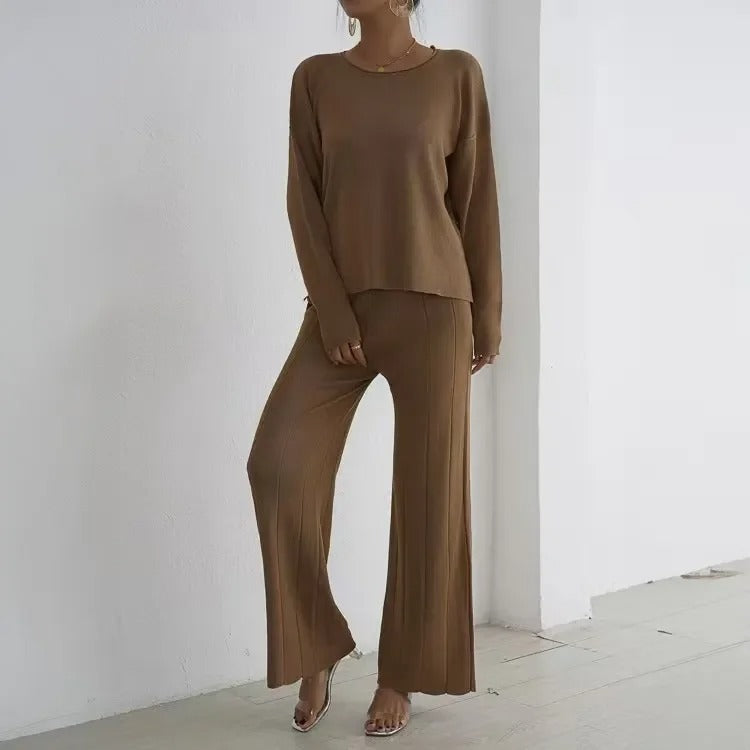 LP | Two-piece set in casual-and-relaxed style