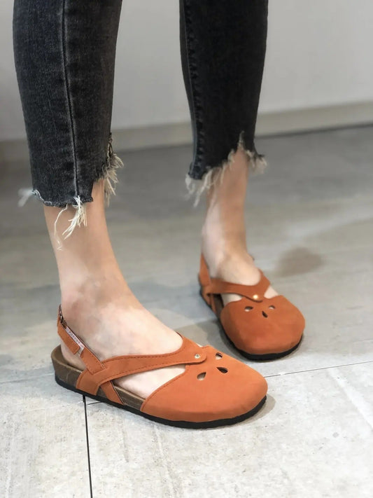 LP | Strappy sandals with strap closure