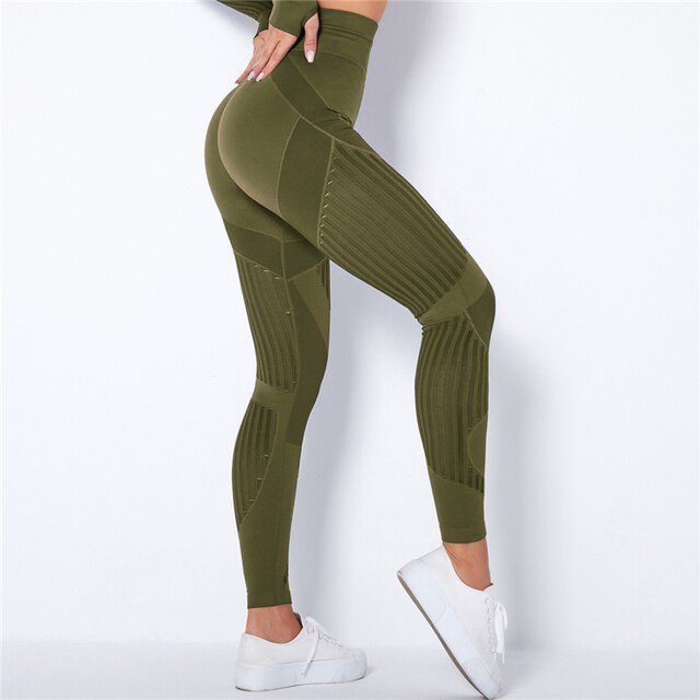 Chic pants for women