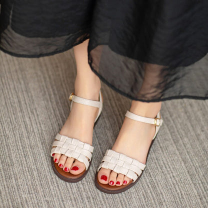 LP | Airy and chic sandals
