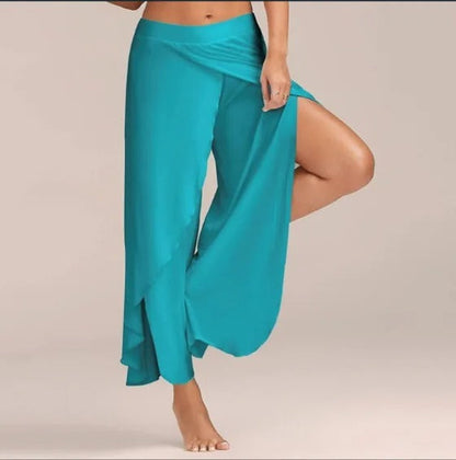 LP | Loose-fitting yoga pants with a monochromatic design