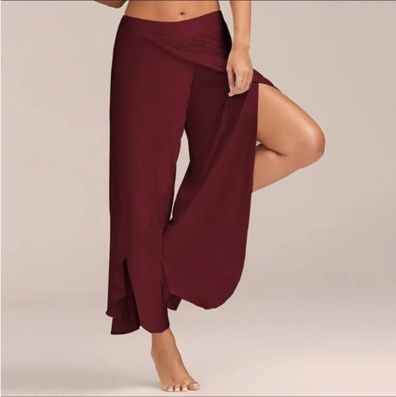 LP | Loose-fitting yoga pants with a monochromatic design