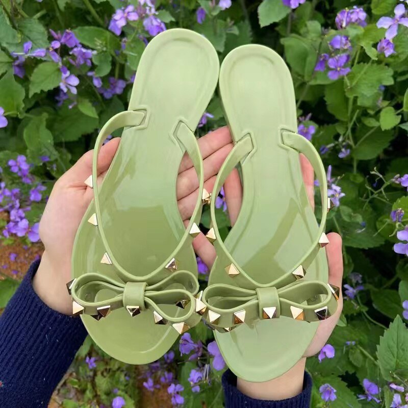 LP | classic and elegant sandals